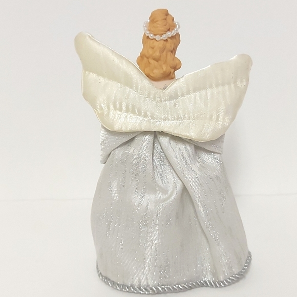 Vintage Angel features China Head & Hands. Silver & Cream Tones. - Picture 4 of 5